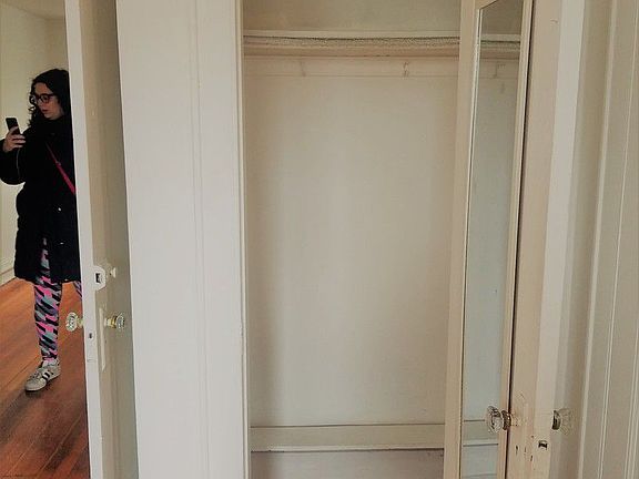 4th image of 2141 28th St #3