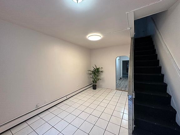 4th image of 110 Yale Ave #A