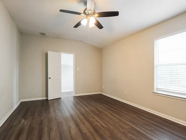23503 Maple View Dr — Photo 15