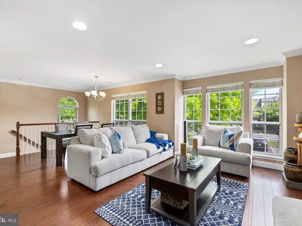 61 Lehavre Ct, Hamilton, NJ 08619