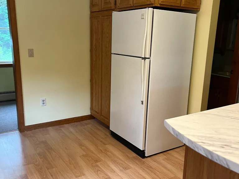560 Main St — Photo 6