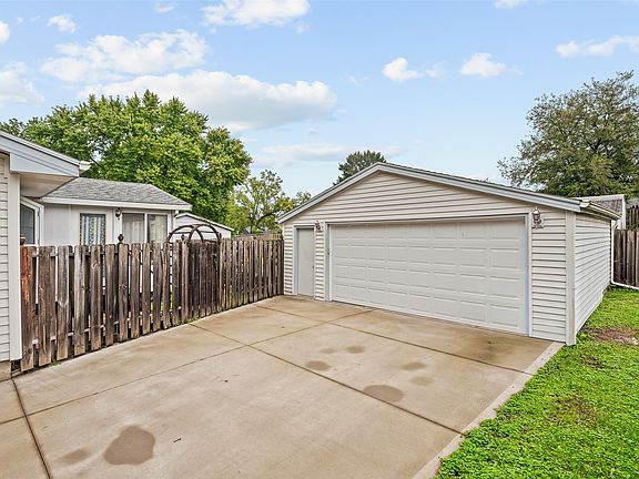 4th image of 3407 SE 18th Ct