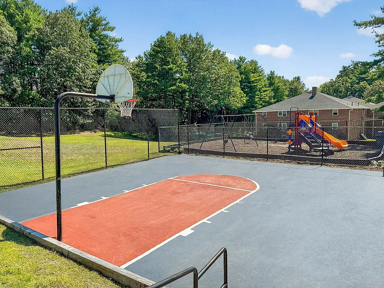 Eagle Rock Apartments at Nashua — Photo 10