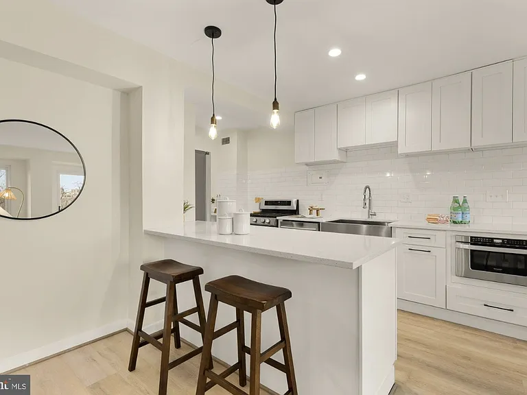 4201 Cathedral Ave NW #1009 — Photo 16