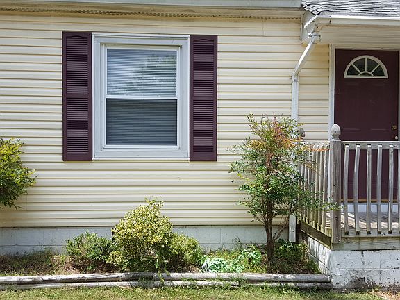2nd image of 2721 Boright Pl