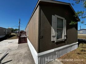 4506 N Business Highway 77