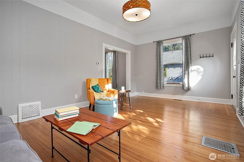 4th image of 1147 Humboldt Street