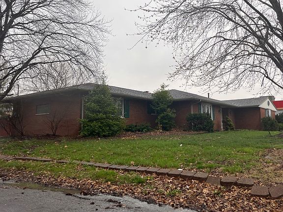 3rd image of 515 W Pearl St
