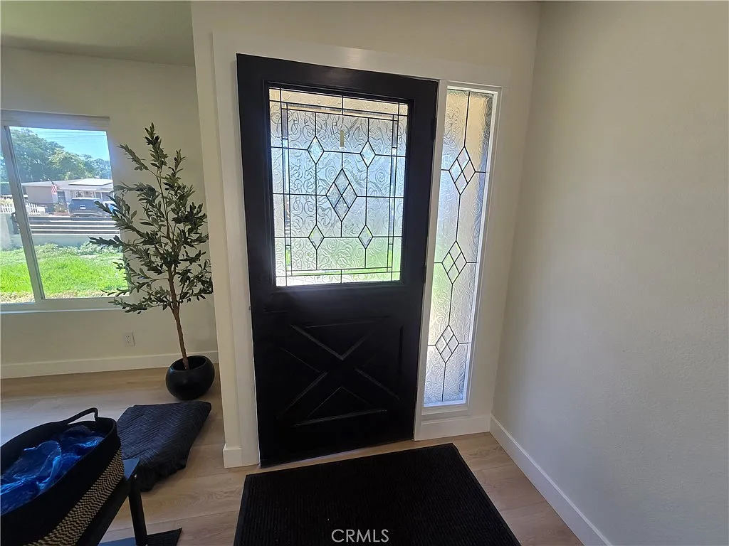 3 bed, 1556 sqft, $4,800 — Photo 4