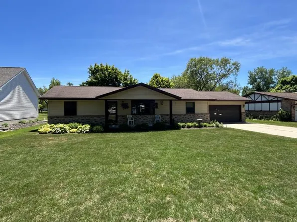 266 Arthur St, Port Austin, MI 48467