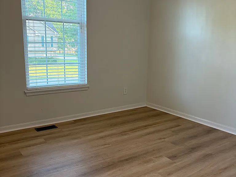 304 NE Dreamweaver Ave — Photo 18