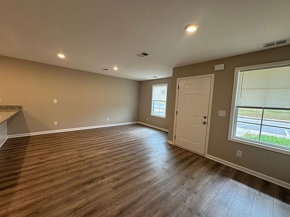 2nd image of 213 Mountaindale Dr
