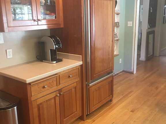 3rd image of 1337 Glen Eyrie Ave