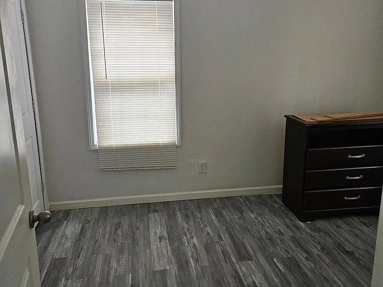 240 Whitaker Cir NW — Photo 5