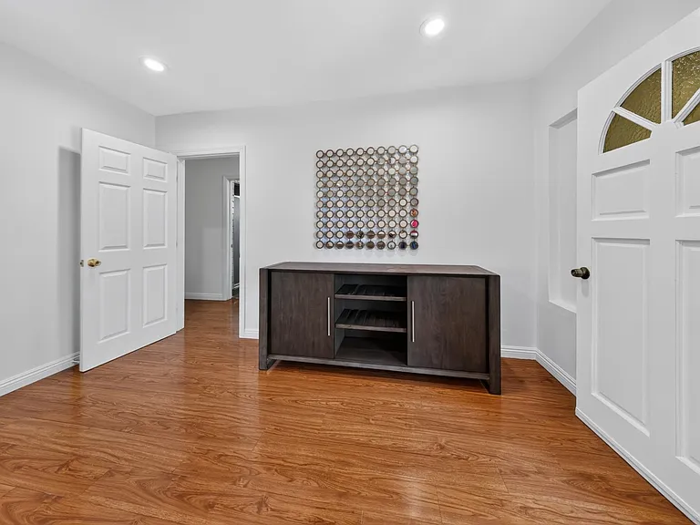 11407 Delano St — Photo 7