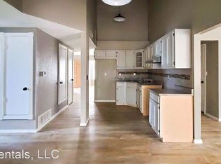 9252 Sorbonne Dr, El Paso, TX 79907