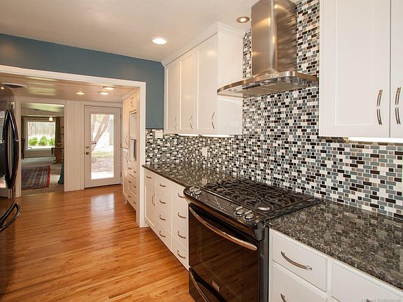 3rd image of 523 S Allegheny Ave
