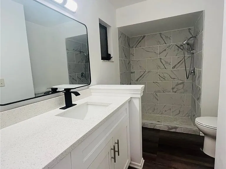 159 SE Santa Barbara Pl — Photo 6