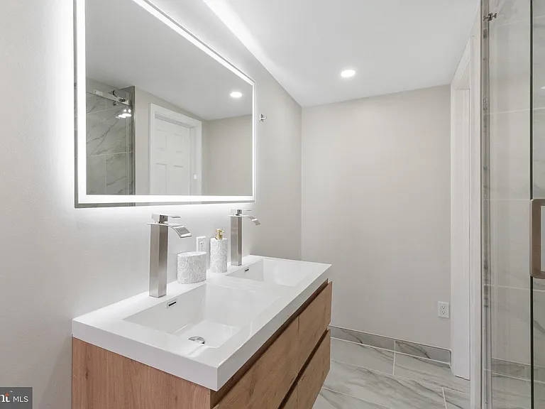 1203 Moore St — Photo 18