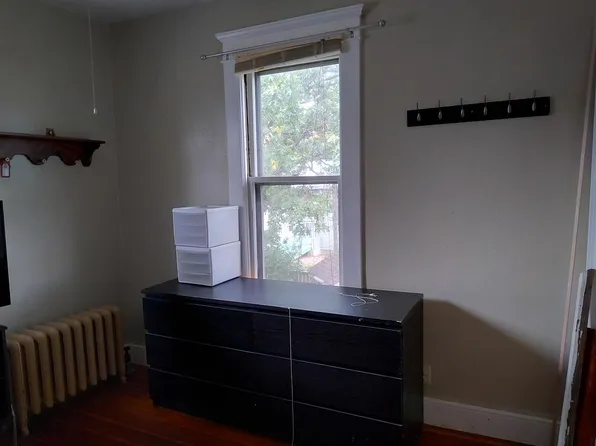 58 Somerset St, Springfield, MA 01108