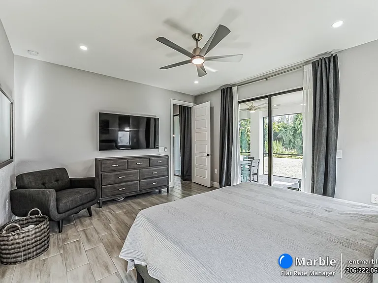 4618 Catalina Ln — Photo 27