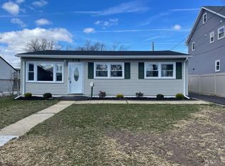 370 Ocean Blvd, Keyport, NJ 07735