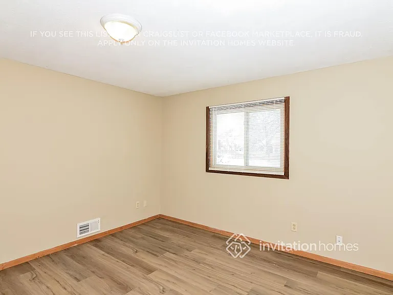 7818 Hampshire Cir N — Photo 15