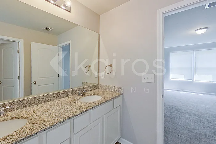 111 Lochwolde Dr — Photo 14