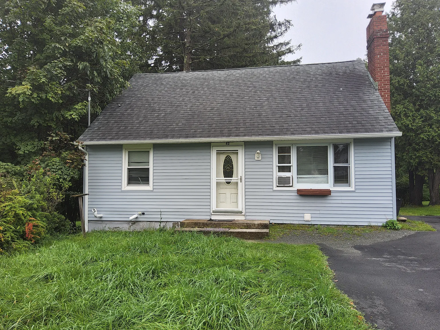 4 bed, 1800 sqft, $2,100 — Photo 1