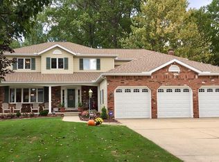 6475 Beachdell Dr, Middleburg Heights, OH