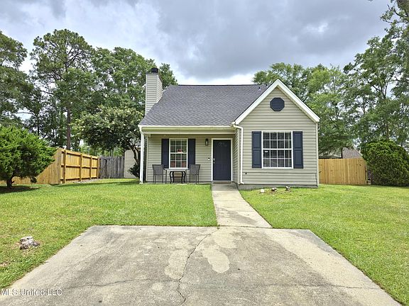 3rd image of 12376 Windward Cir