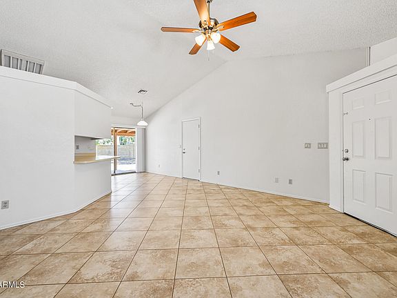 4th image of 8133 W Columbine Dr
