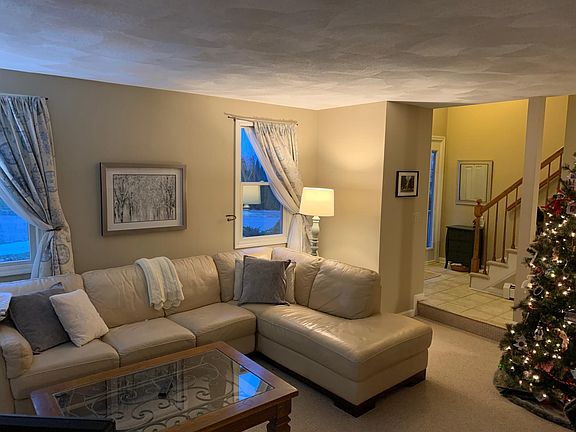 3rd image of 57 Essex Ave #57