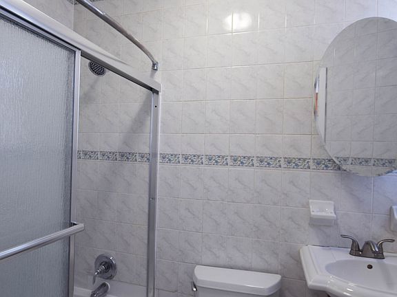 3rd image of 6977 75th St APT 4