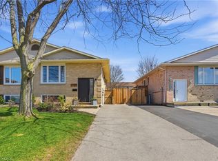 4533 Carriage Rd, Lincoln, ON L3J0C2
