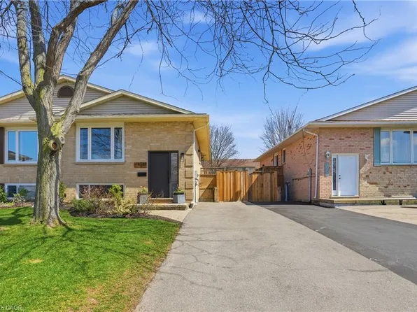 4533 Carriage Rd, Lincoln, ON L3J 0C2