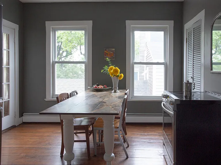 Eat-in kitchen
