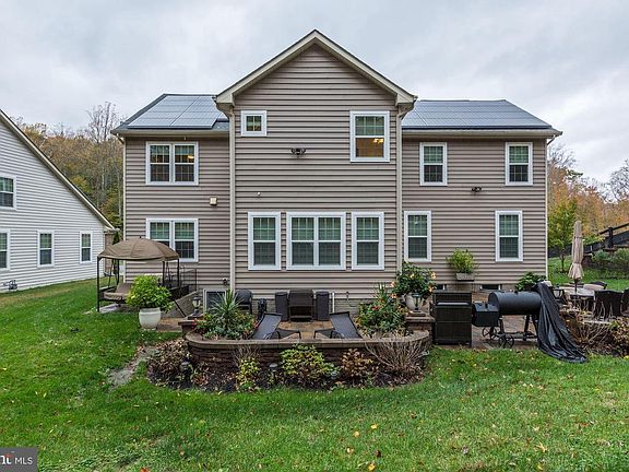 5th image of 1900 Lake Forest Dr