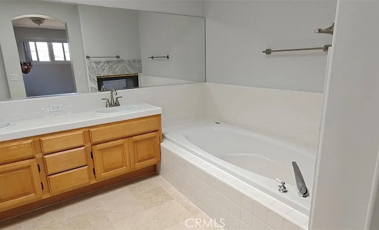22491 Kent Ave — Photo 40