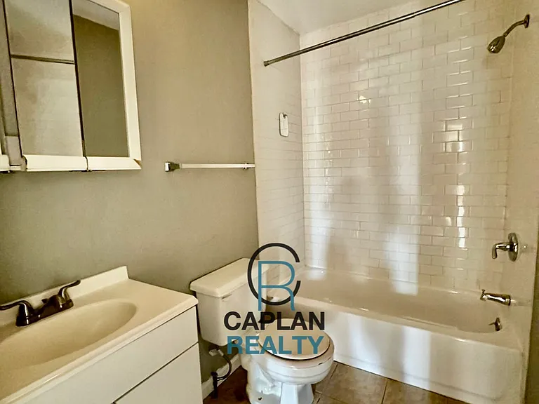 527 East St #1 — Photo 16