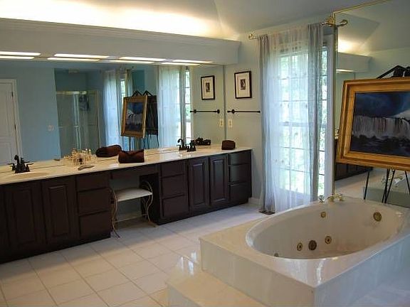 5th image of 11507 Saunders Haven Ct