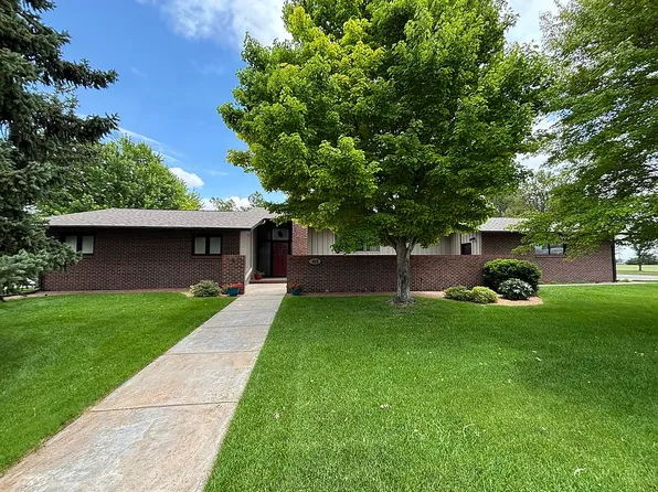102 Erie St, Plains, KS 67869