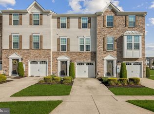 45 Village Green Ln, Sicklerville, NJ 08081