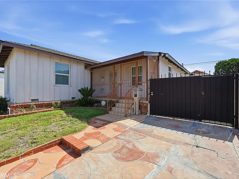 10646 S Wilton Pl — Photo 37