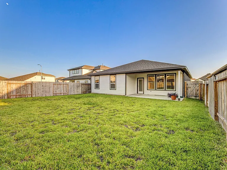 22806 Theodoli Dr — Photo 26