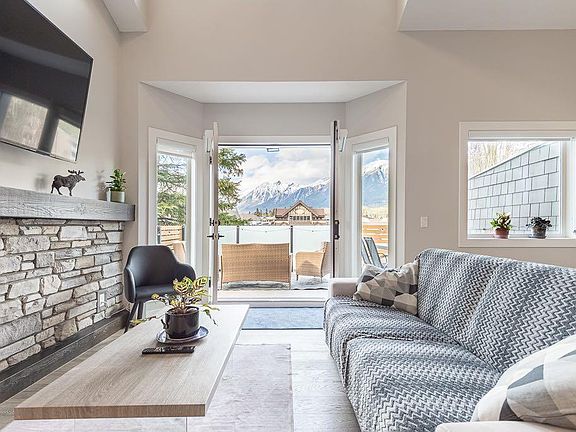 5th image of 729 7th Ave #2