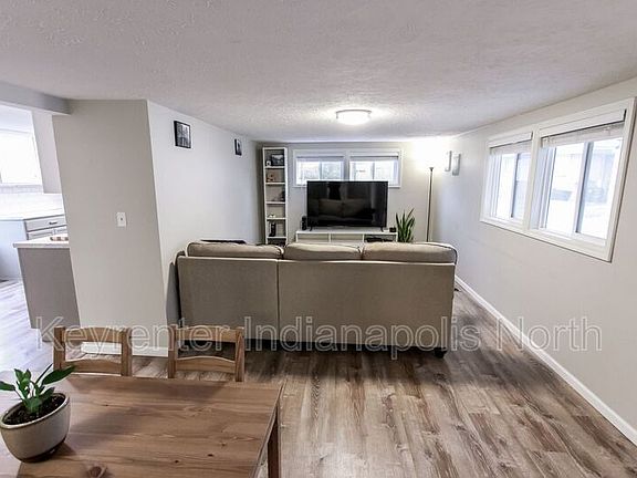 5th image of 1530 Lawrence Ave