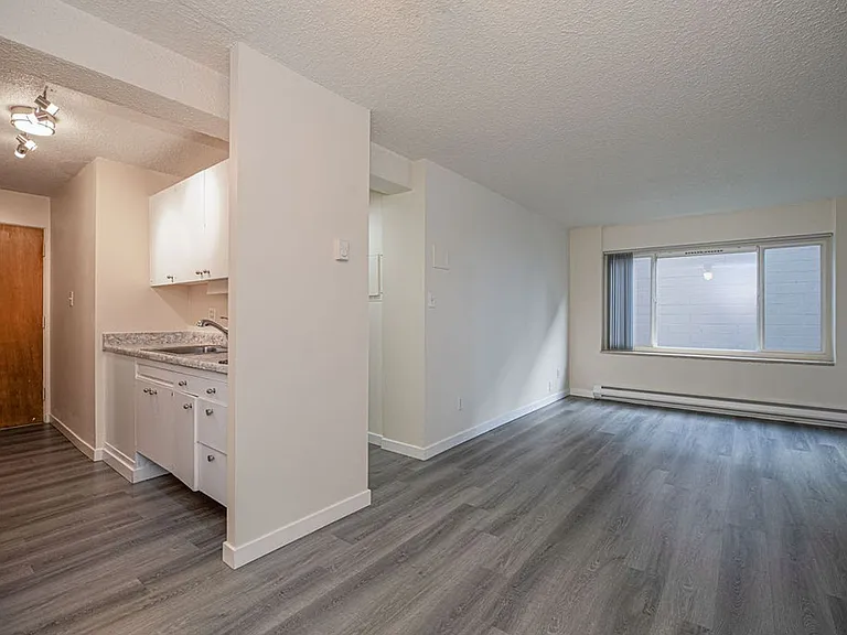 Clift House Apartments — Photo 22
