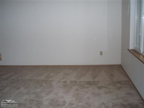 3rd image of 3615 217th St E