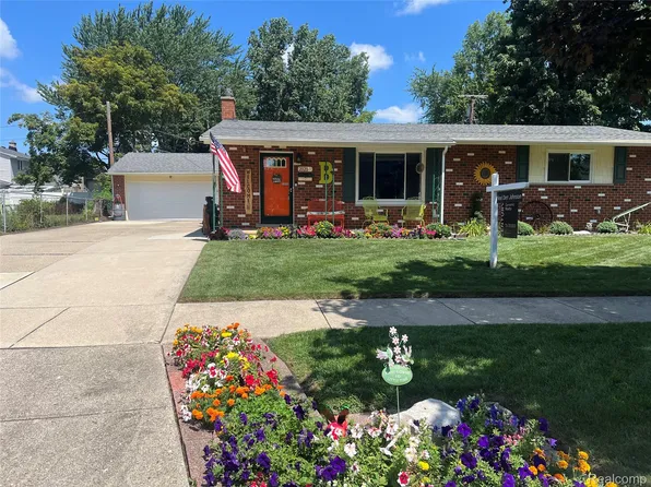 2121 Minerva St, Westland, MI 48186